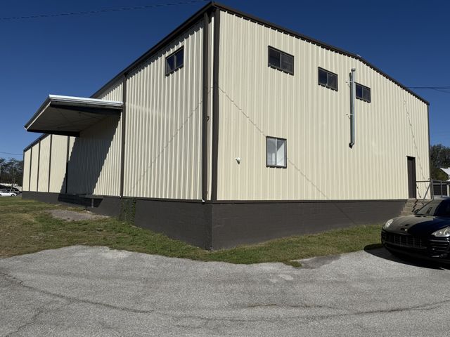 25 Burley Dr, Hartsville, TN 37074