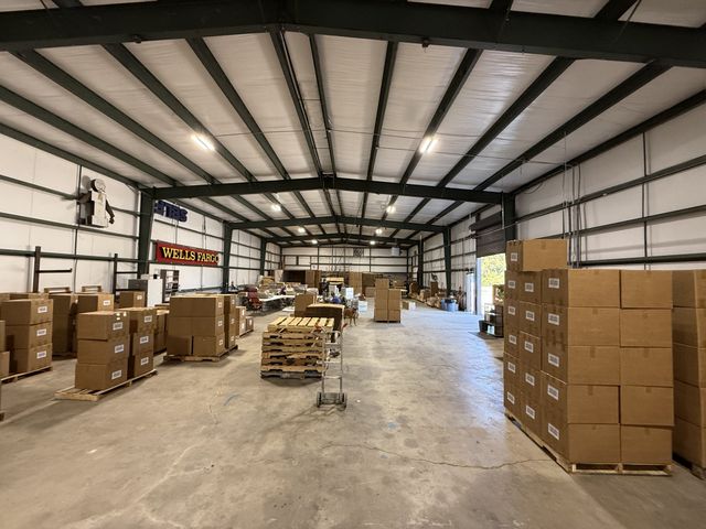 25 Burley Dr, Hartsville, TN 37074