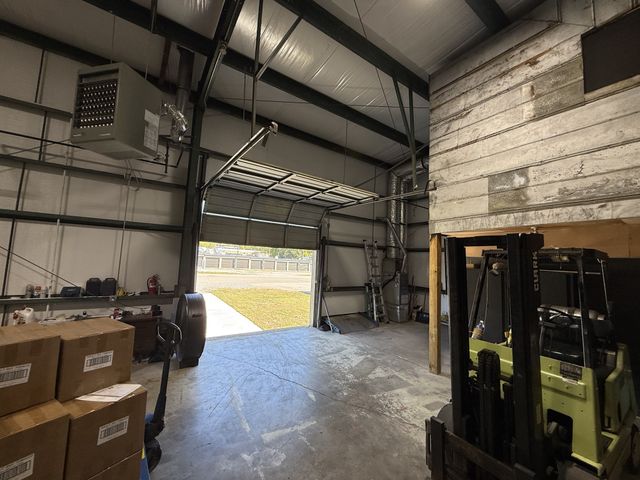 25 Burley Dr, Hartsville, TN 37074
