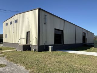 25 Burley Dr, Hartsville, TN 37074