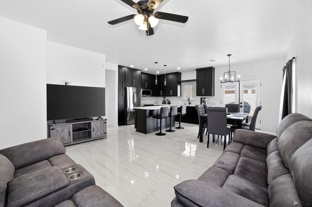 4682 E Ortega St, San Luis, AZ 85336