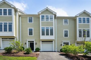 931 Lagrange St 931, Boston, MA 02132