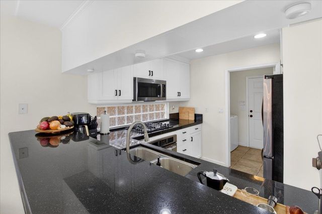 1960 Bradbury Street, Salinas, CA 93906