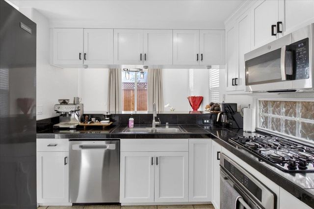 1960 Bradbury Street, Salinas, CA 93906