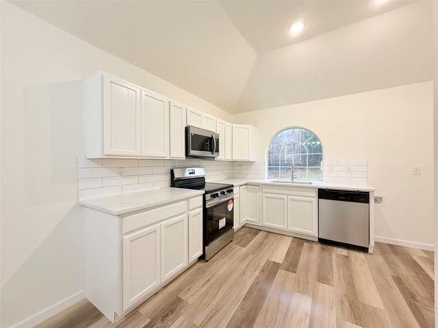 2711 Canterbury Street, Euless, TX 76039