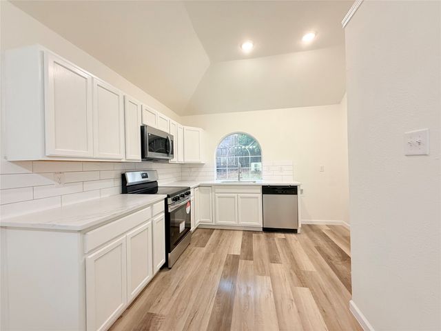 2711 Canterbury Street, Euless, TX 76039