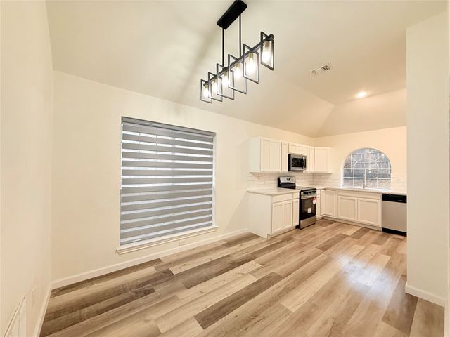 2711 Canterbury Street, Euless, TX 76039