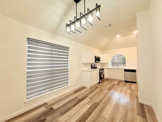 2711 Canterbury Street, Euless, TX 76039