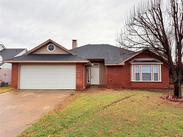 2711 Canterbury Street, Euless, TX 76039