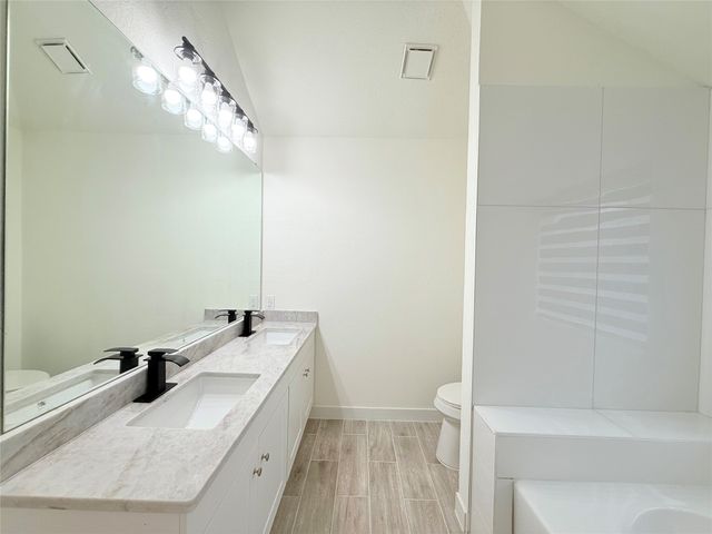 2711 Canterbury Street, Euless, TX 76039