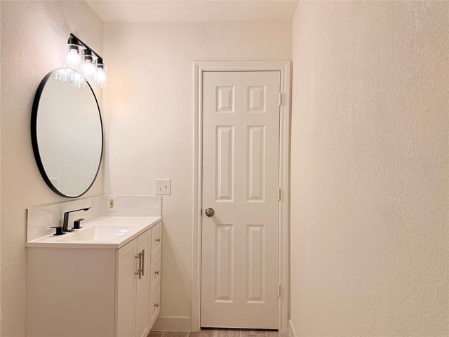 2711 Canterbury Street, Euless, TX 76039