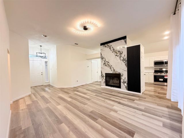 2711 Canterbury Street, Euless, TX 76039