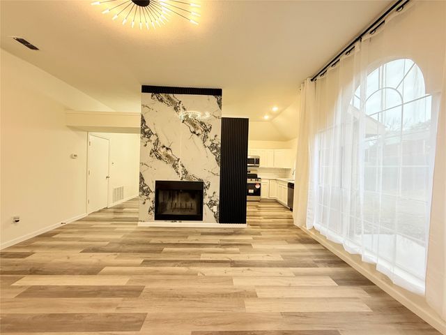 2711 Canterbury Street, Euless, TX 76039