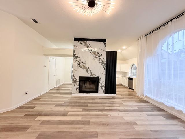 2711 Canterbury Street, Euless, TX 76039