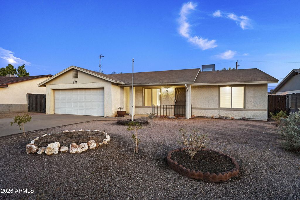 573 E LINDA Avenue, Apache Junction, AZ 85119 — exterior