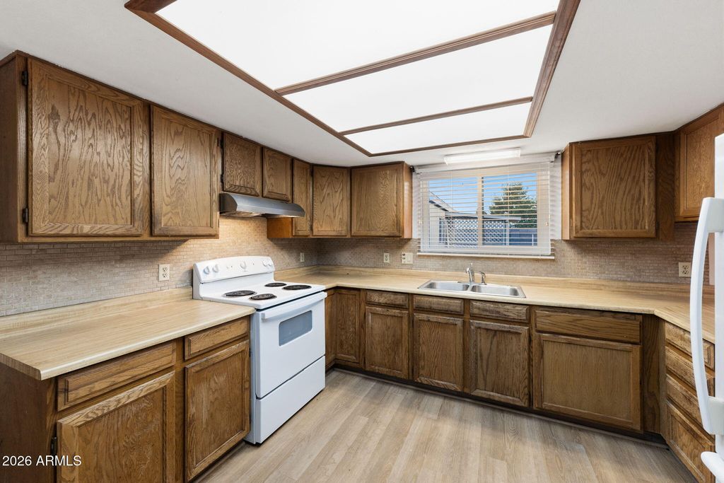 573 E LINDA Avenue, Apache Junction, AZ 85119 — photo 4