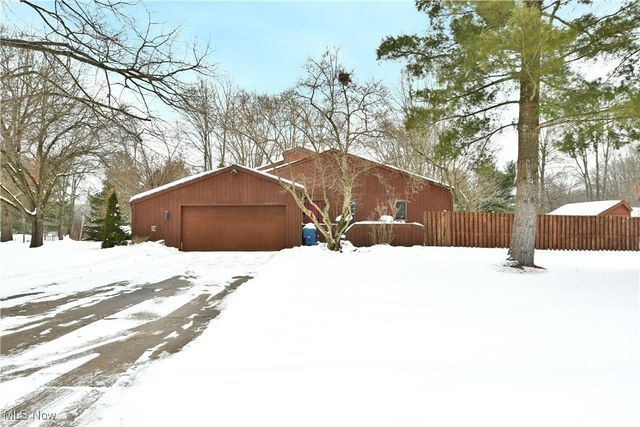 4650 Logan Gate Road, Youngstown, OH 44505