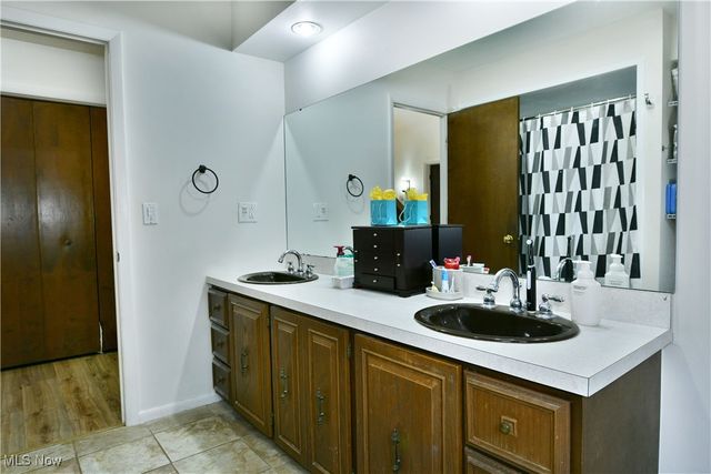 4650 Logan Gate Road, Youngstown, OH 44505