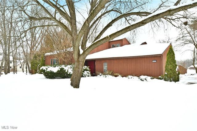 4650 Logan Gate Road, Youngstown, OH 44505