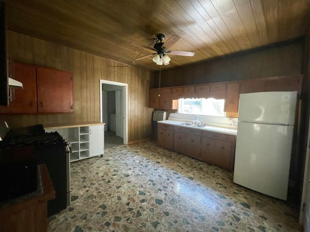 505 W 10th Ave., Lumberton, MS 39455