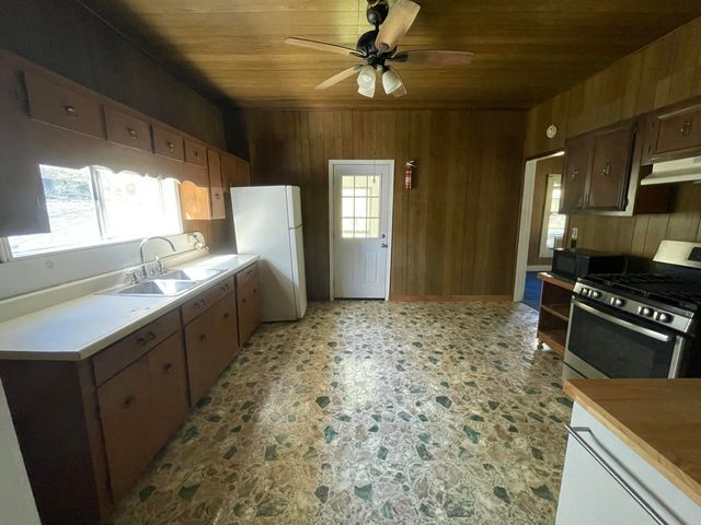 505 W 10th Ave., Lumberton, MS 39455