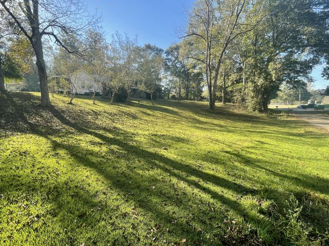 505 W 10th Ave., Lumberton, MS 39455