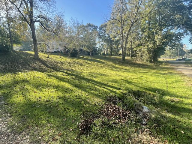 505 W 10th Ave., Lumberton, MS 39455