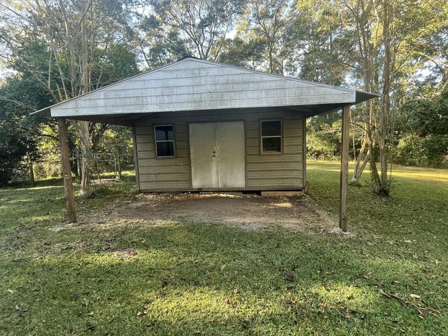 505 W 10th Ave., Lumberton, MS 39455