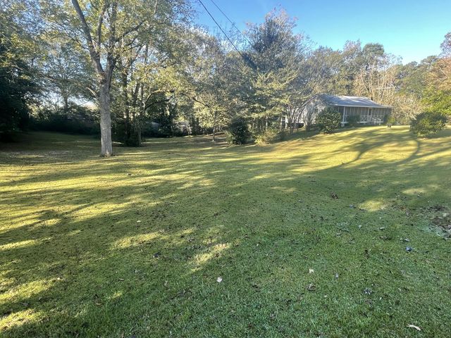505 W 10th Ave., Lumberton, MS 39455