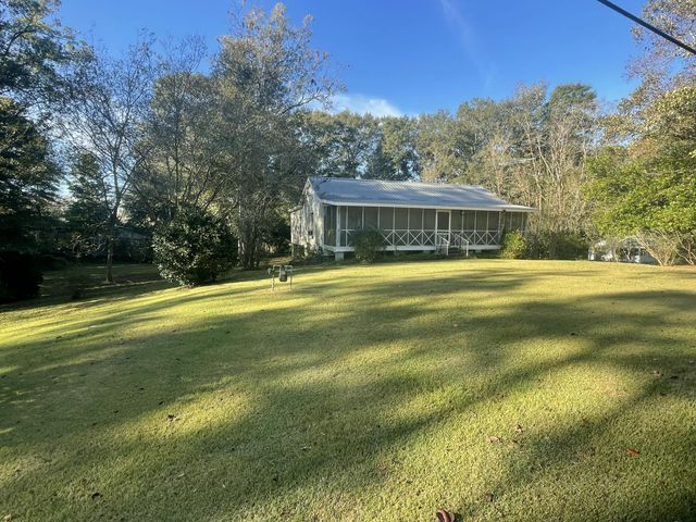 505 W 10th Ave., Lumberton, MS 39455