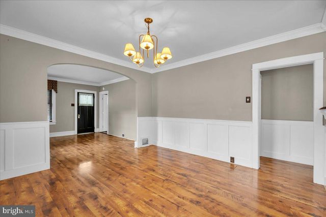 211 S LOGAN, Audubon, NJ 08106