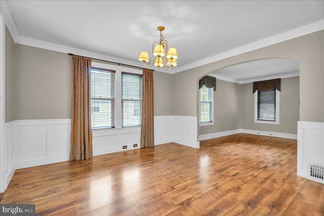 211 S LOGAN, Audubon, NJ 08106