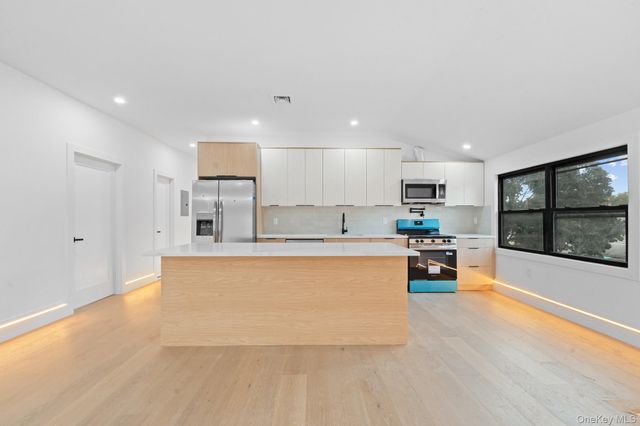 11620 194th Street, Saint Albans, NY 11412