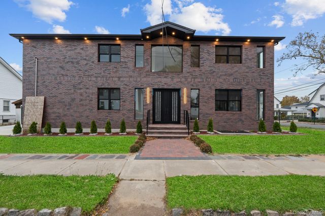 11620 194th Street, Saint Albans, NY 11412