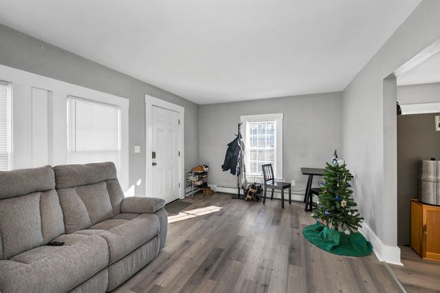 47 Pickering Road, Rochester, NH 03867