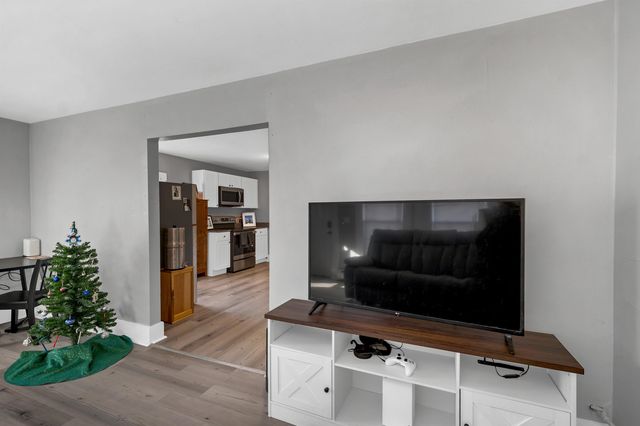 47 Pickering Road, Rochester, NH 03867