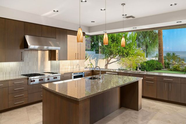 30 Hillcrest Drive, Rancho Mirage, CA 92270