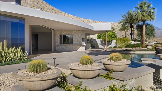 30 Hillcrest Drive, Rancho Mirage, CA 92270