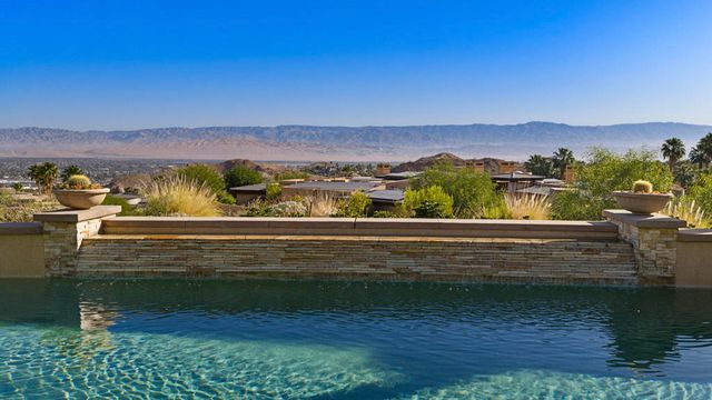 30 Hillcrest Drive, Rancho Mirage, CA 92270