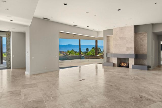 30 Hillcrest Drive, Rancho Mirage, CA 92270