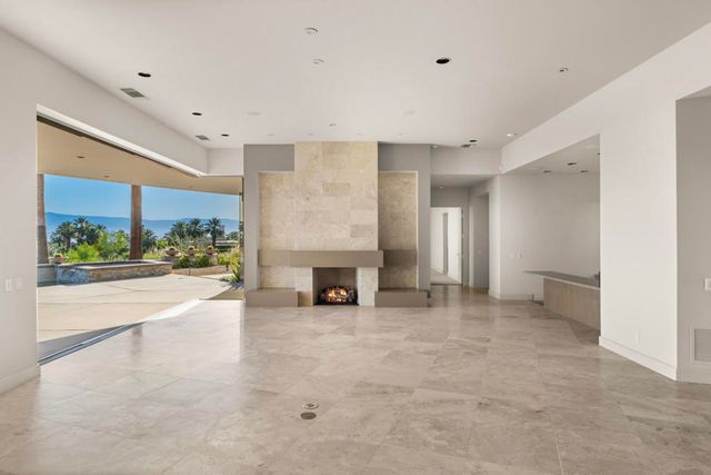 30 Hillcrest Drive, Rancho Mirage, CA 92270