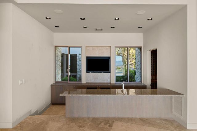 30 Hillcrest Drive, Rancho Mirage, CA 92270