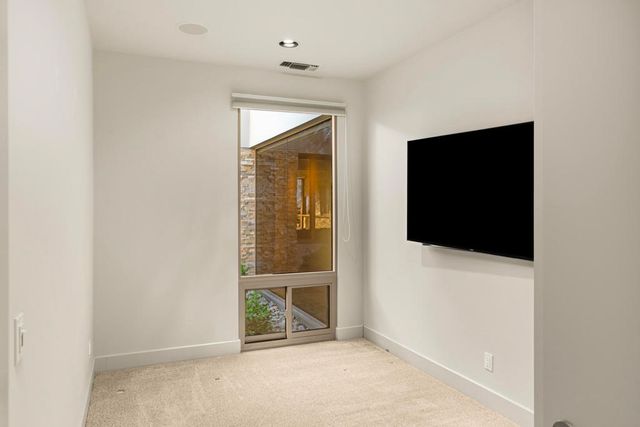 30 Hillcrest Drive, Rancho Mirage, CA 92270