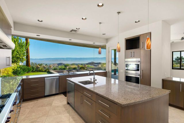 30 Hillcrest Drive, Rancho Mirage, CA 92270