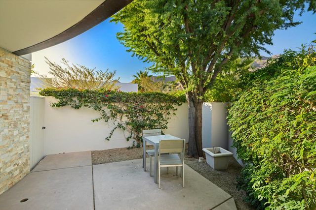 30 Hillcrest Drive, Rancho Mirage, CA 92270