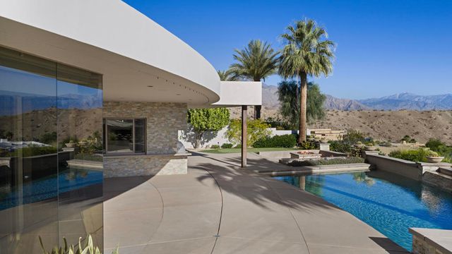 30 Hillcrest Drive, Rancho Mirage, CA 92270