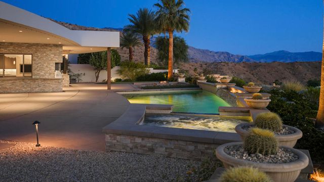 30 Hillcrest Drive, Rancho Mirage, CA 92270
