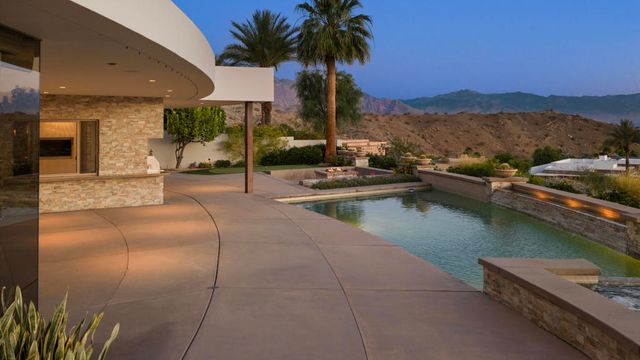 30 Hillcrest Drive, Rancho Mirage, CA 92270