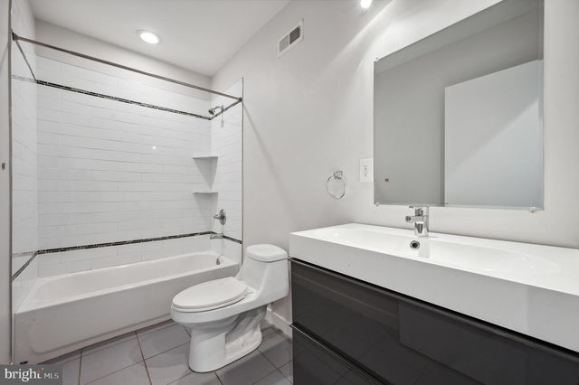 427 N BUDD ST, Philadelphia, PA 19104