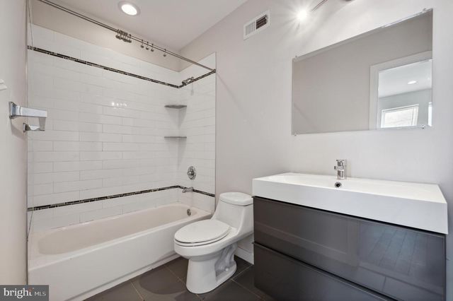 427 N BUDD ST, Philadelphia, PA 19104